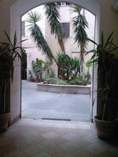 Roma Prince Inn Accommodation Exterior photo